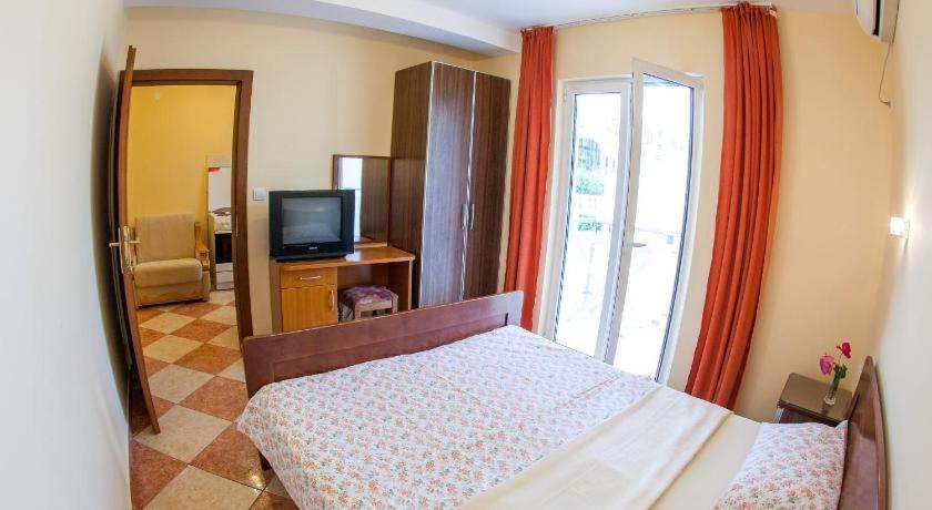 Apartmani Becici Exterior foto